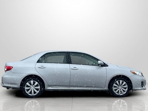 Used 2012 Toyota Corolla LE image 3