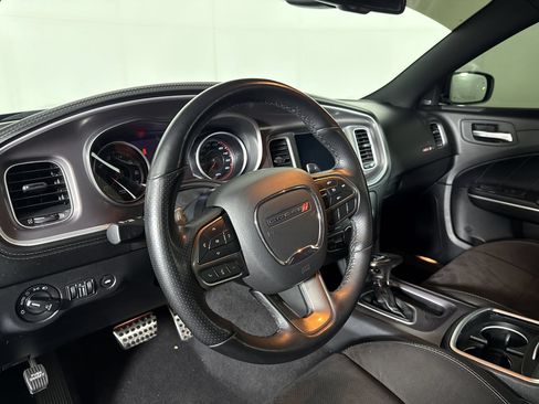 Used 2022 Dodge Charger Scat Pack w/ Plus Group RWD image 4