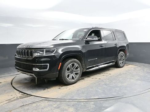 Used 2024 Jeep Wagoneer Series II AWD/4WD image 4