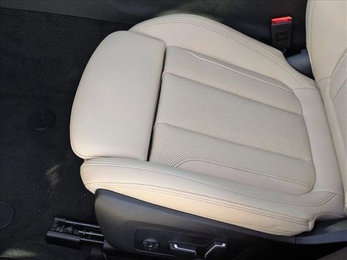 Used 2026 BMW 330i xDrive Sedan w/ M Sport Package AWD/4WD image 4