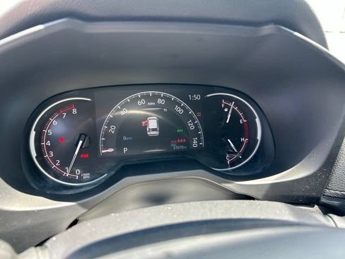 Used 2025 Toyota RAV4 XLE AWD/4WD image 6