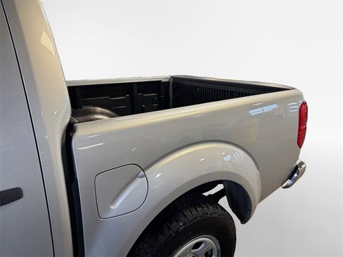 Used 2014 Nissan Frontier S image 25
