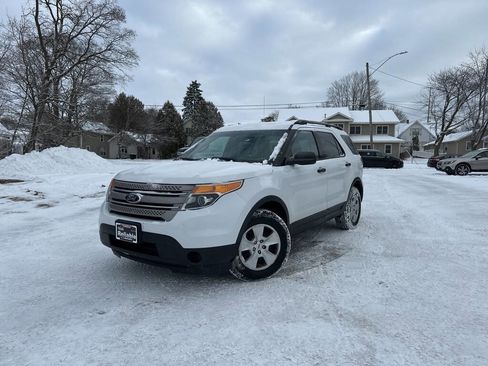 Used 2013 Ford Explorer 4WD w/ Class III Trailer Tow Pkg image 1