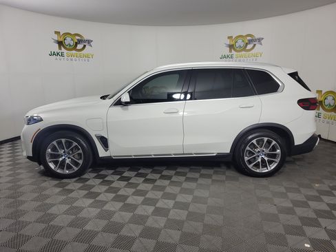 Certified 2024 BMW X5 xDrive50e AWD/4WD image 4
