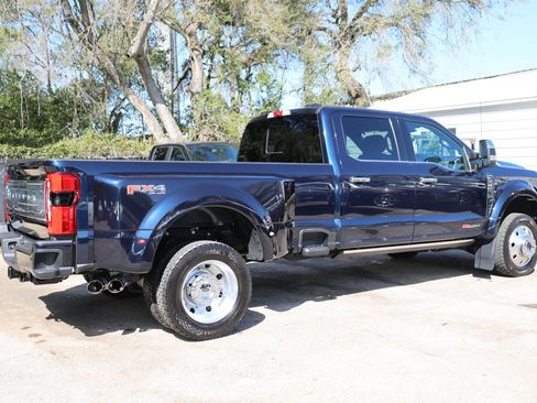 Used 2024 Ford F450 Platinum w/ FX4 Off-Road Package image 4