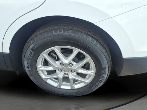 Certified 2024 Chevrolet Equinox LT w/ LPO, Floor Liner Package FWD image 8
