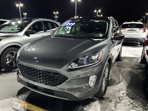 Used 2022 Ford Escape SEL image 3