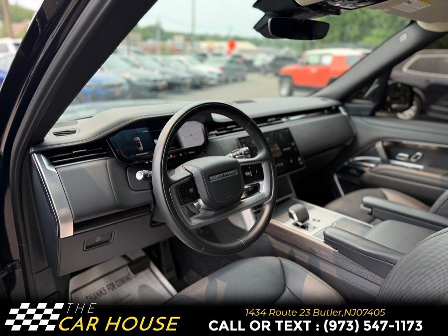Used 2025 Land Rover Range Rover SE AWD/4WD image 16
