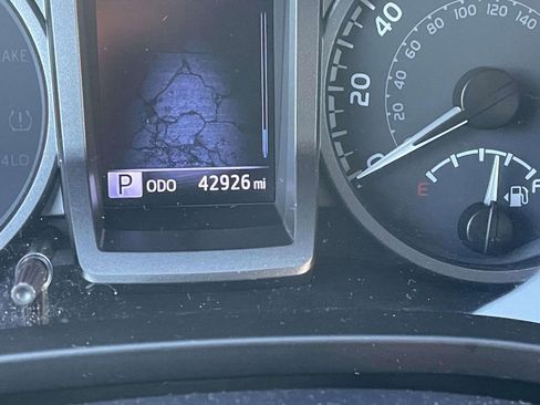 Used 2020 Toyota Tacoma TRD Sport image 37