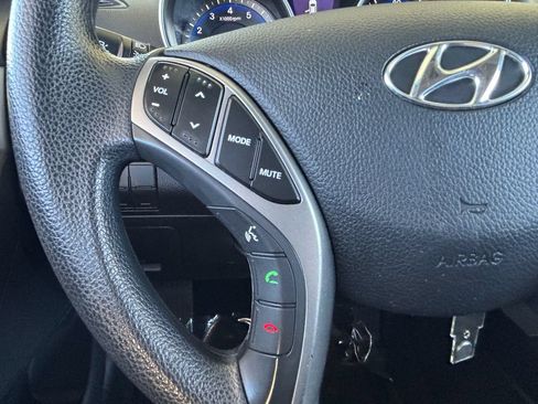 Used 2016 Hyundai Elantra GT FWD image 11