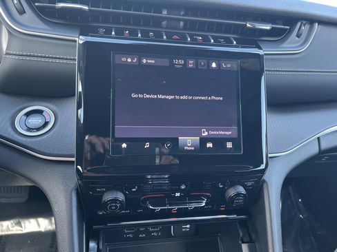 New 2025 Jeep Grand Cherokee Altitude image 24