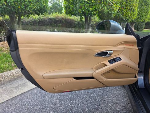 Used 2014 Porsche Cayman image 9