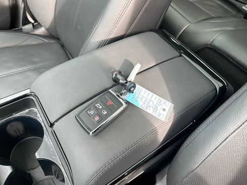 Used 2024 Land Rover Range Rover Velar S image 34