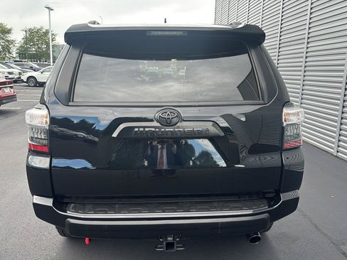 Used 2023 Toyota 4Runner TRD Off-Road Premium w/ Off Road Premium Plus Package AWD/4WD image 4