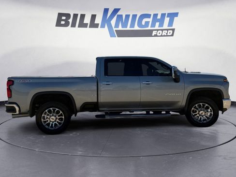 Used 2024 Chevrolet Silverado 2500 LTZ w/ LTZ Convenience Package AWD/4WD image 6