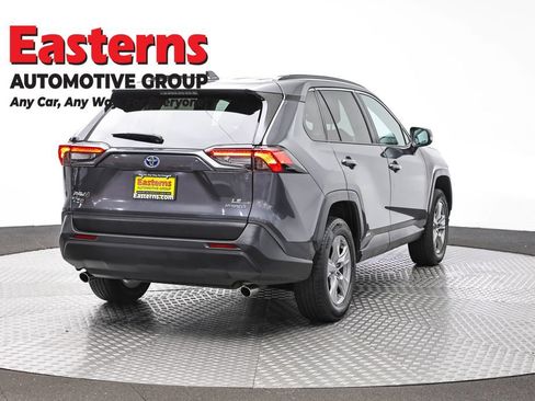 Used 2023 Toyota RAV4 LE AWD/4WD image 5