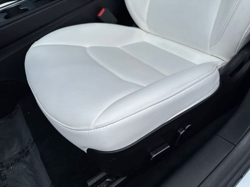 Used 2023 Tesla Model 3 Standard Range image 16