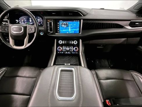 Used 2024 GMC Yukon XL Denali AWD/4WD image 18