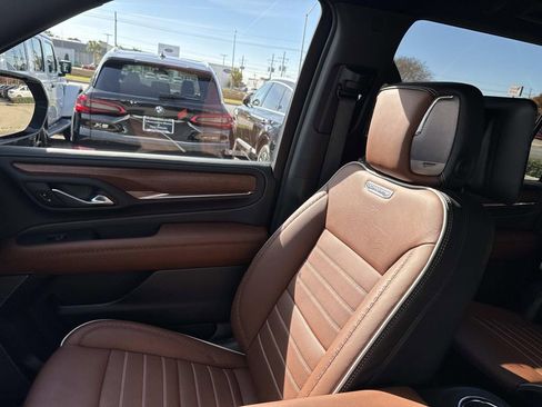 Used 2023 GMC Yukon XL Denali Ultimate image 16