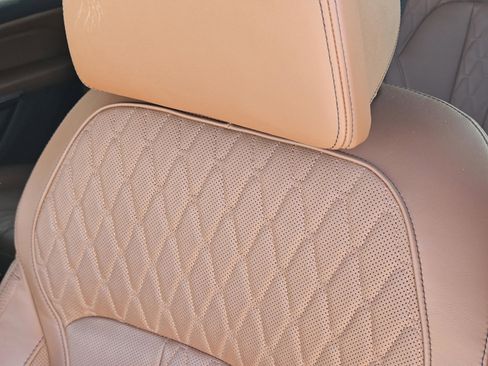 Used 2023 BMW X7 M60i w/ Executive Package image 8