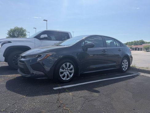 Used 2026 Toyota Corolla LE FWD image 4