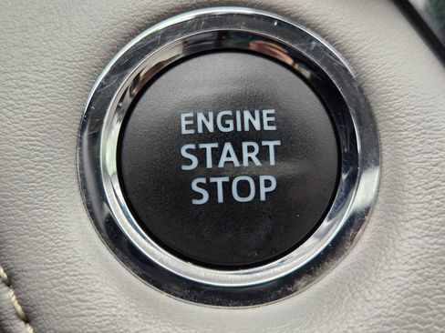 Used 2018 Toyota RAV4 Limited image 22