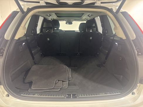 Used 2025 Volvo XC90 B6 Plus AWD/4WD image 31