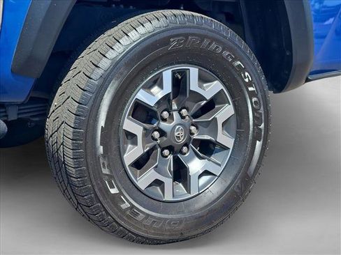 Used 2016 Toyota Tacoma TRD Off-Road AWD/4WD image 29
