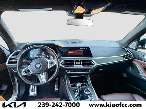 Used 2022 BMW X7 M50i image 15