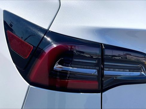 Used 2020 Tesla Model 3 Long Range AWD/4WD image 30