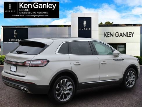Used 2022 Lincoln Nautilus Reserve FWD image 6
