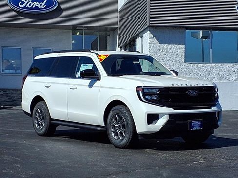New 2025 Ford Expedition Active image 2