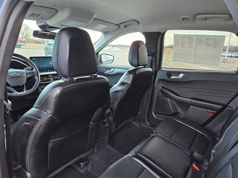 Used 2024 Ford Escape Platinum image 27
