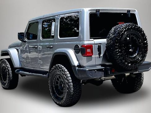 Used 2021 Jeep Wrangler Unlimited Sahara AWD/4WD image 4