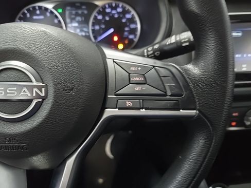 Used 2022 Nissan Kicks S image 20