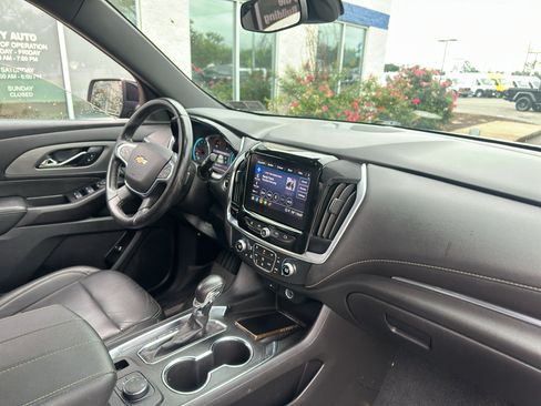 Used 2022 Chevrolet Traverse LT w/ LPO, Floor Liner Package AWD/4WD image 12