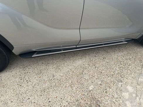 Used 2023 Toyota Highlander XSE image 28