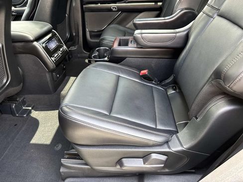 Used 2023 Lincoln Aviator Reserve w/ Equipment Group 201A RWD image 16