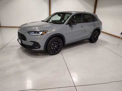 Used 2024 Honda HR-V Sport image 4