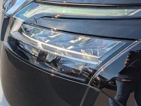 Used 2022 Nissan Pathfinder S image 7