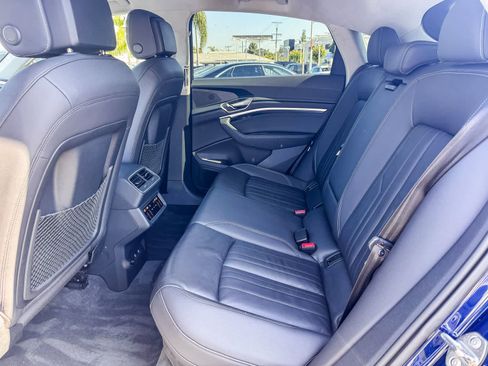 Used 2022 Audi e-tron Premium w/ Convenience Plus Package AWD/4WD image 19