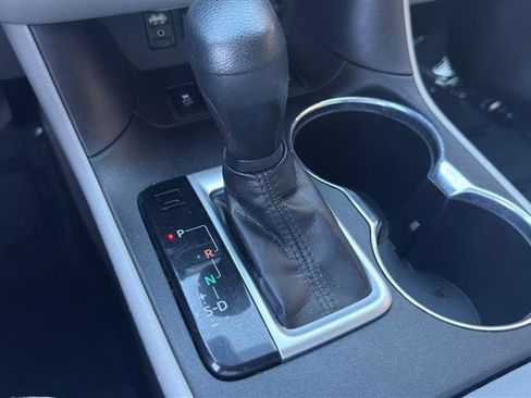 Used 2019 Toyota Highlander LE AWD/4WD image 38
