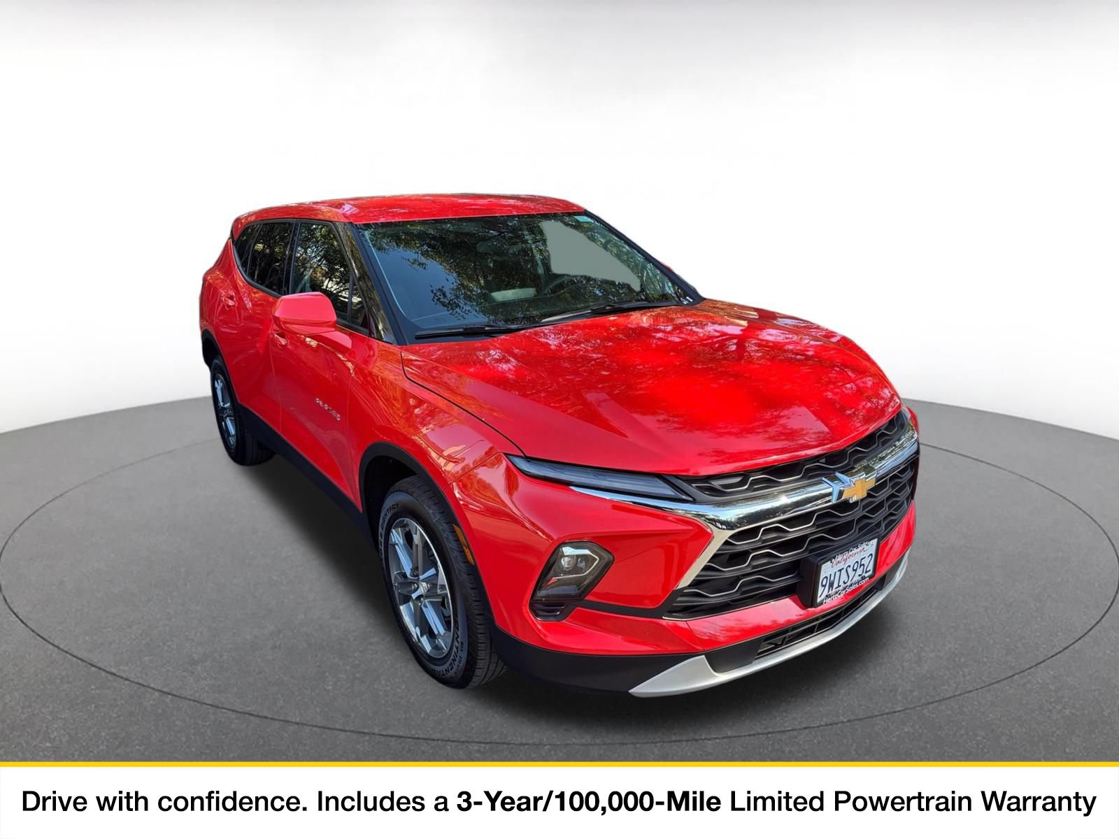 Used 2026 Chevrolet Blazer LT FWD image 1