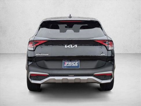 Used 2023 Kia Sportage LX image 7