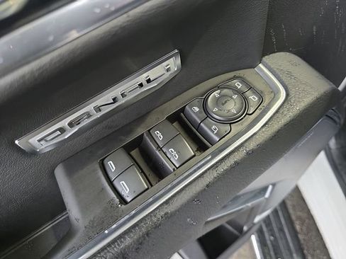 Certified 2025 GMC Sierra 1500 Denali image 29