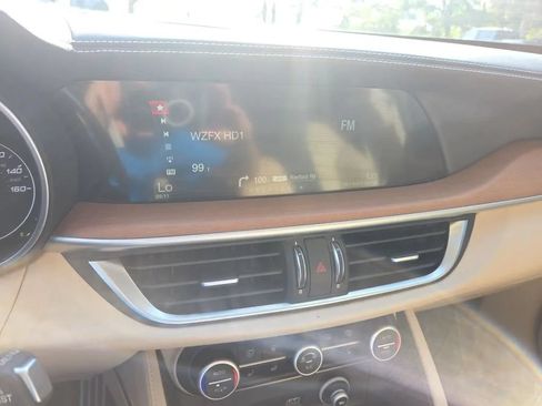 Used 2018 Alfa Romeo Stelvio Ti Lusso AWD/4WD image 15