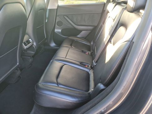 Used 2024 Tesla Model Y Long Range AWD/4WD image 8
