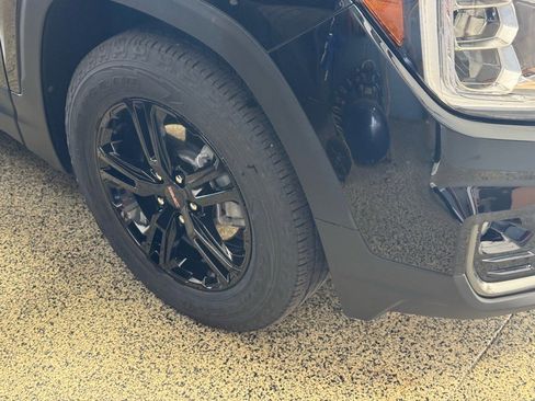 Used 2024 GMC Terrain AT4 w/ Infotainment Package II image 4