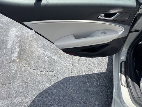 New 2025 Genesis G70 2.5T image 21