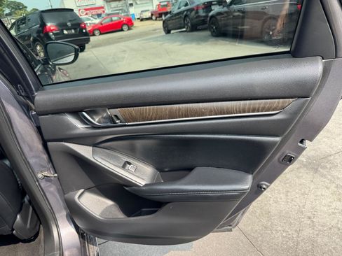 Used 2018 Honda Accord EX-L image 16